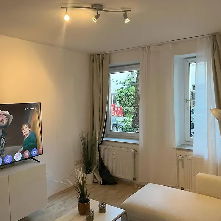 Gemuetliche Wohnung, Ruhige Lage דירה *